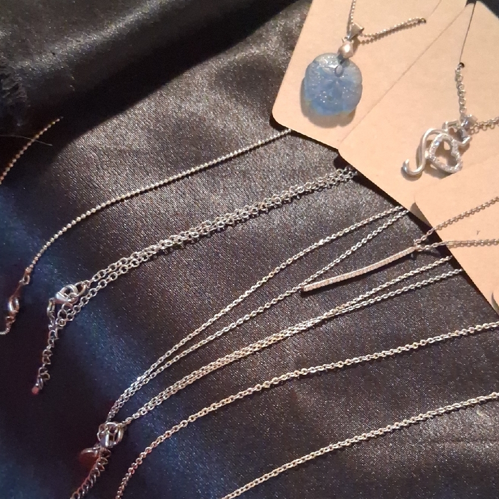 Dazzling Silver Heart Necklace - Picture 6 of 11
